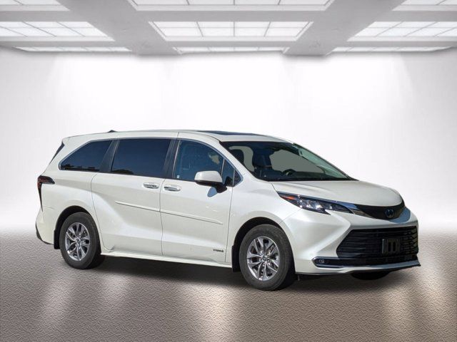 2021 Toyota Sienna XLE