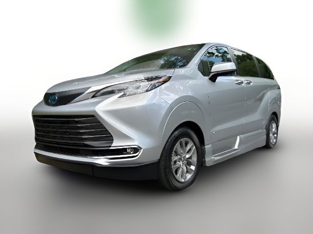 2021 Toyota Sienna XLE