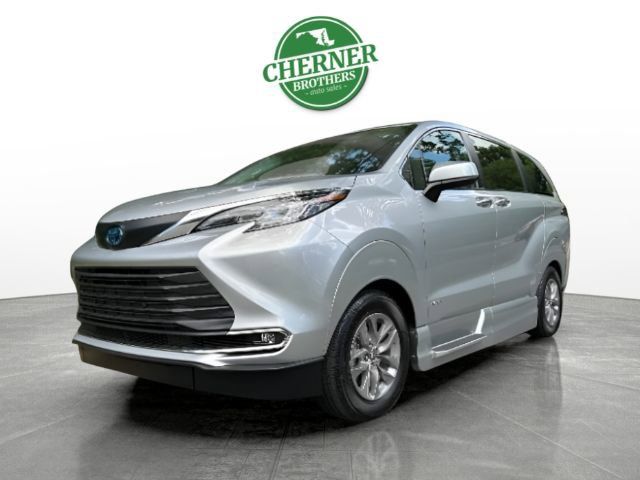 2021 Toyota Sienna XLE