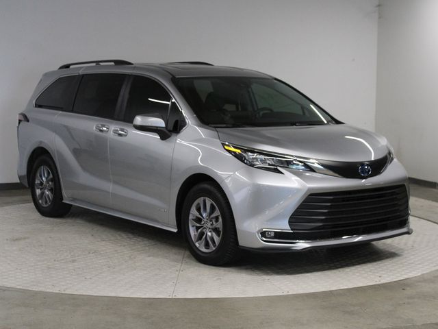 2021 Toyota Sienna XLE