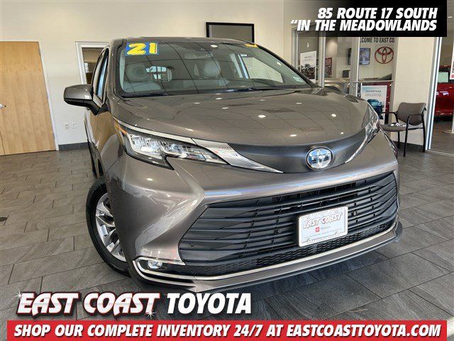 2021 Toyota Sienna XLE