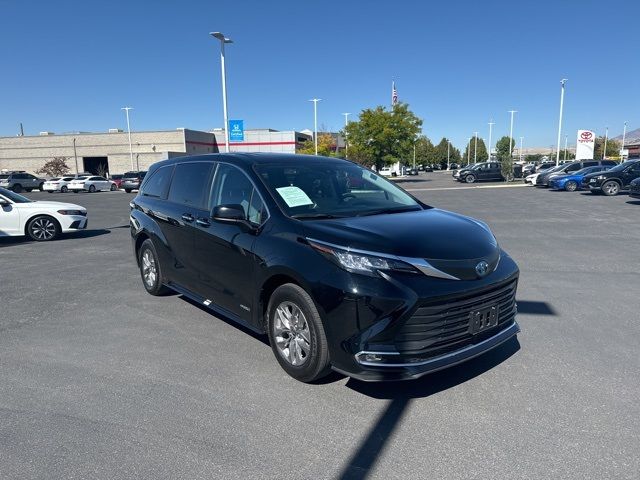 2021 Toyota Sienna XLE