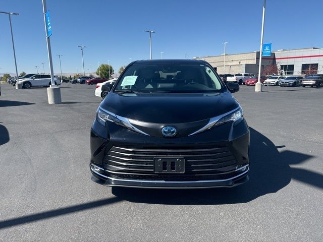 2021 Toyota Sienna XLE