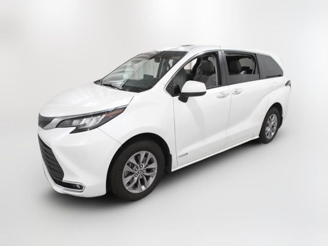 2021 Toyota Sienna XLE