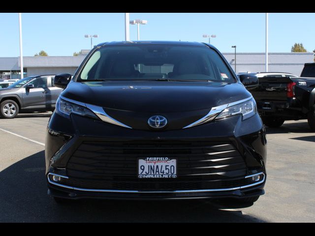 2021 Toyota Sienna XLE