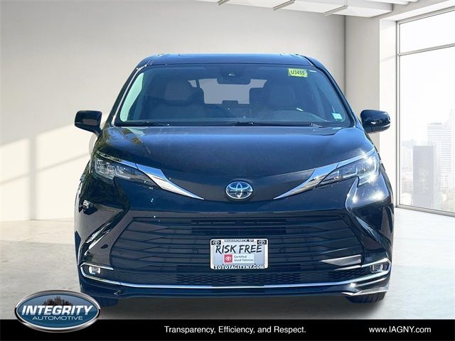 2021 Toyota Sienna XLE