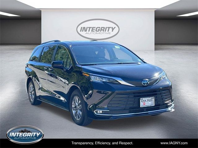 2021 Toyota Sienna XLE