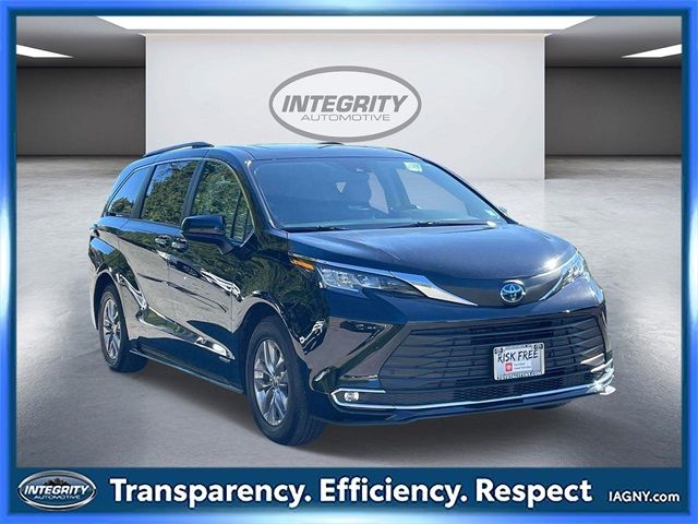 2021 Toyota Sienna XLE