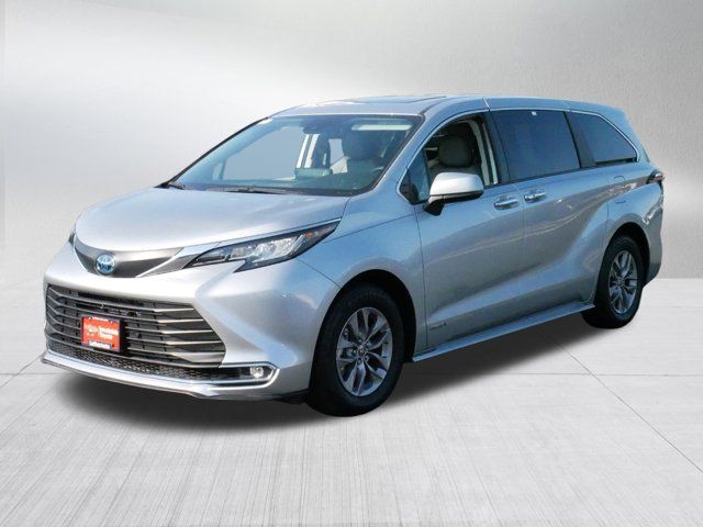 2021 Toyota Sienna XLE