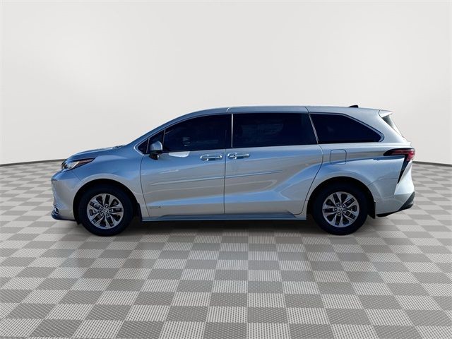 2021 Toyota Sienna XLE