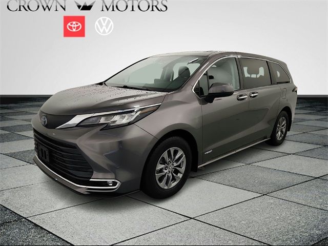 2021 Toyota Sienna XLE