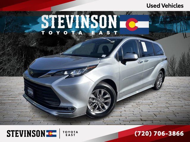 2021 Toyota Sienna XLE