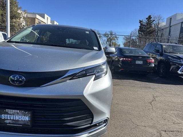 2021 Toyota Sienna XLE