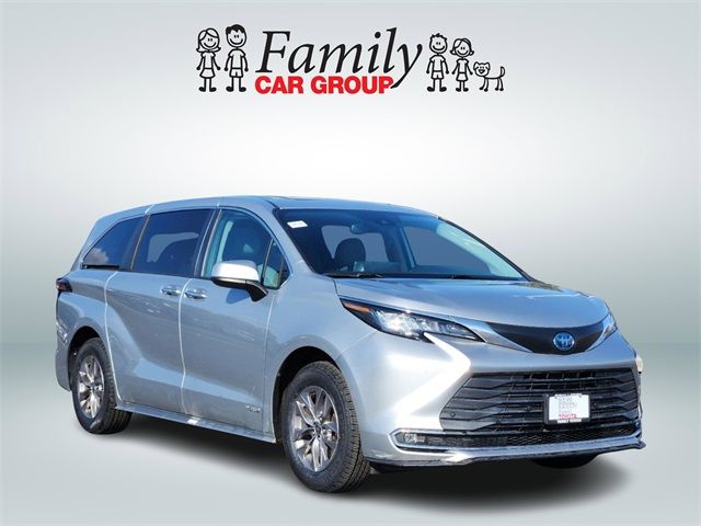 2021 Toyota Sienna XLE