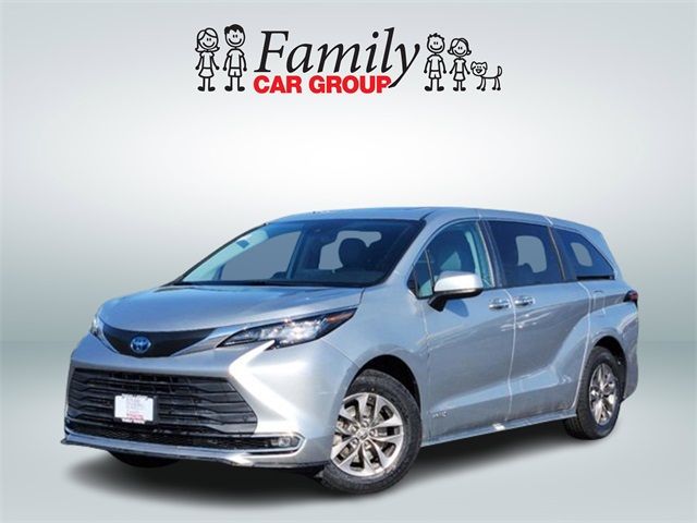 2021 Toyota Sienna XLE