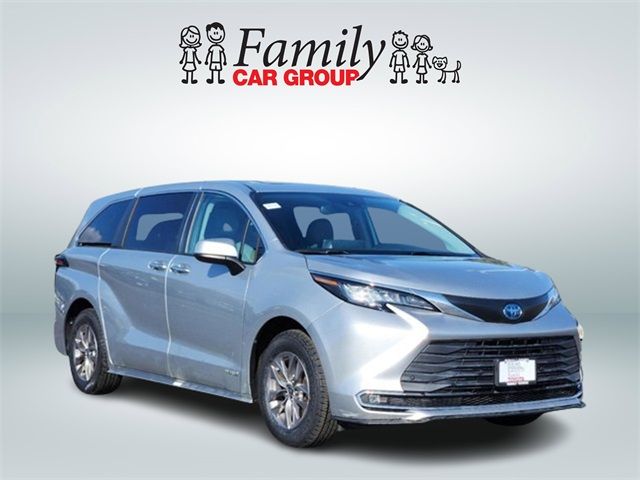 2021 Toyota Sienna XLE