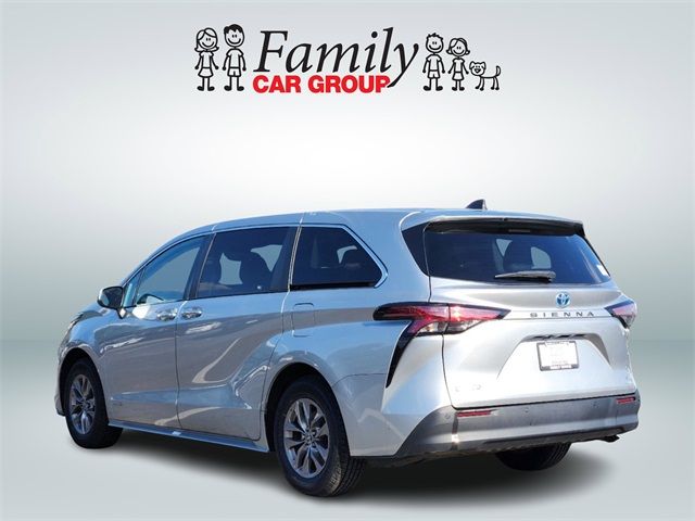 2021 Toyota Sienna XLE