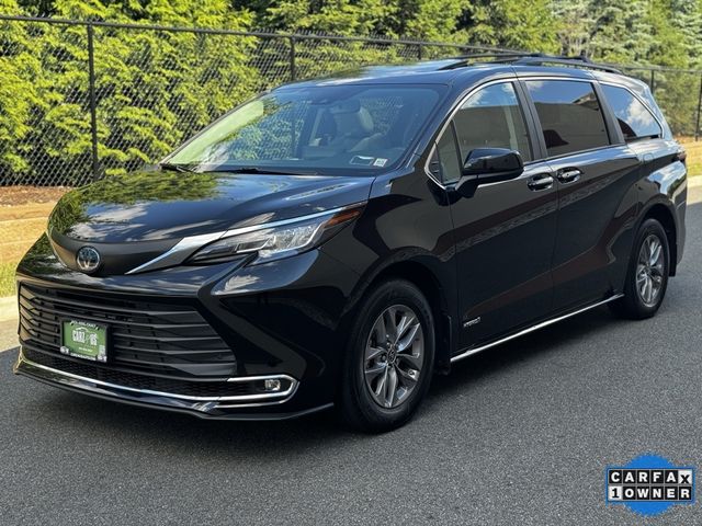 2021 Toyota Sienna XLE