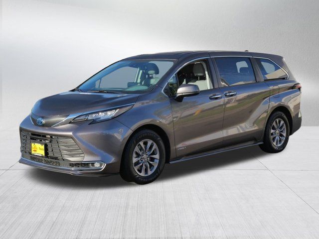 2021 Toyota Sienna XLE