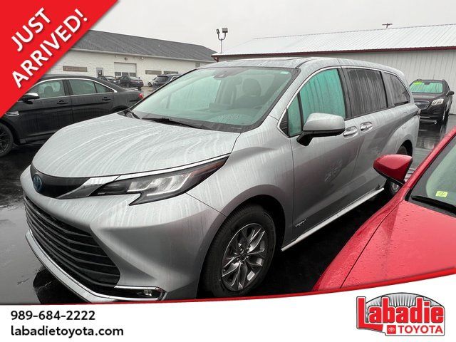 2021 Toyota Sienna XLE