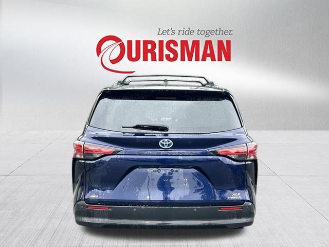 2021 Toyota Sienna XLE