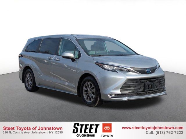 2021 Toyota Sienna XLE