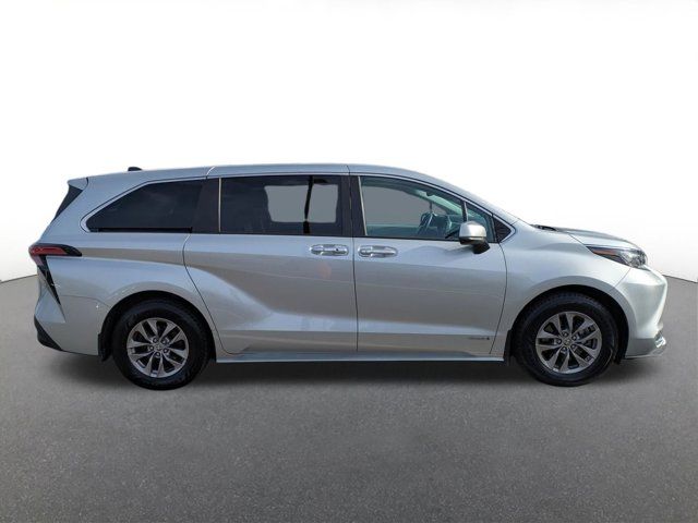 2021 Toyota Sienna XLE