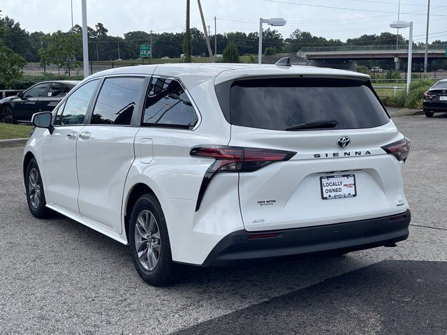 2021 Toyota Sienna XLE