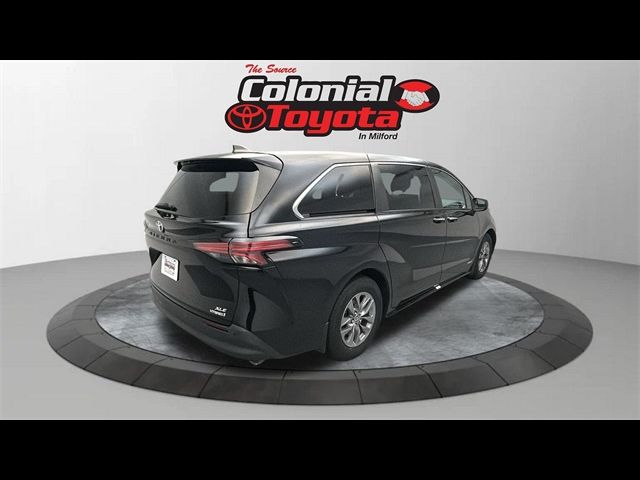 2021 Toyota Sienna XLE