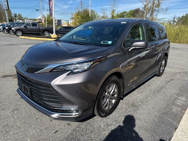 2021 Toyota Sienna XLE