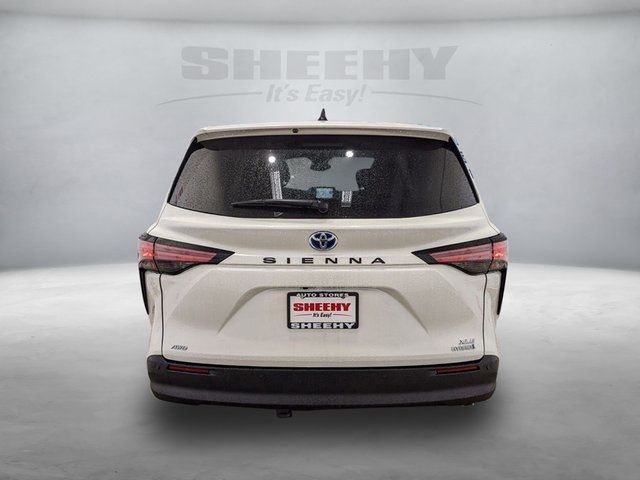 2021 Toyota Sienna XLE