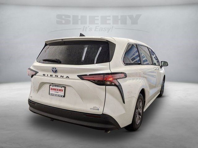 2021 Toyota Sienna XLE