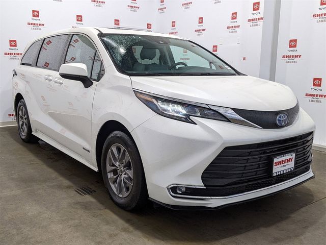 2021 Toyota Sienna XLE