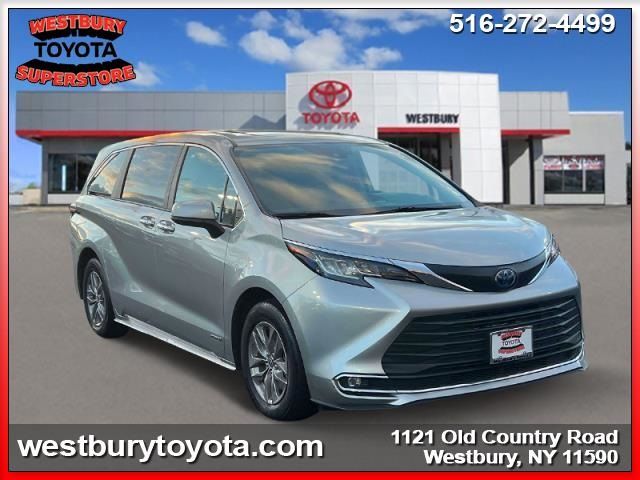 2021 Toyota Sienna XLE