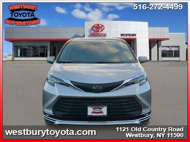 2021 Toyota Sienna XLE