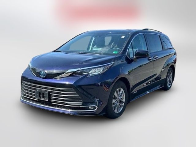 2021 Toyota Sienna XLE