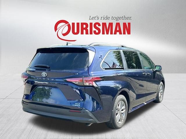 2021 Toyota Sienna XLE