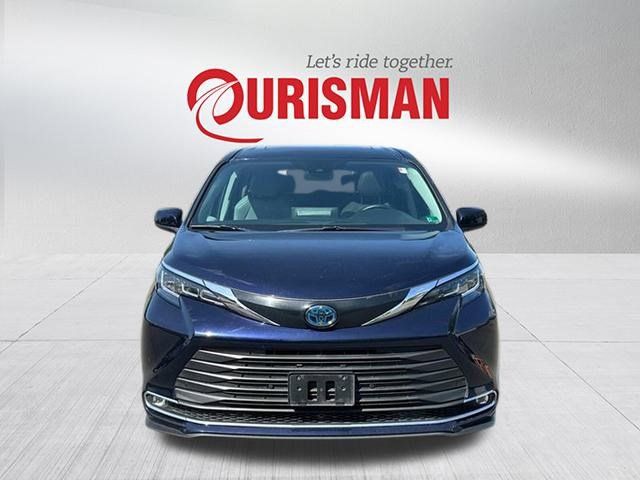 2021 Toyota Sienna XLE