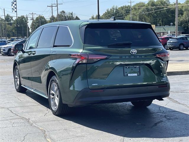 2021 Toyota Sienna XLE