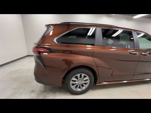 2021 Toyota Sienna XLE