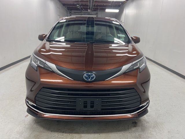 2021 Toyota Sienna XLE