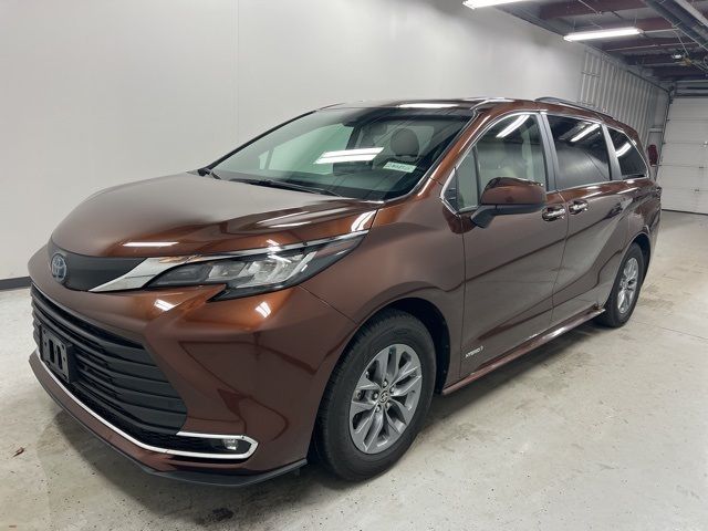 2021 Toyota Sienna XLE