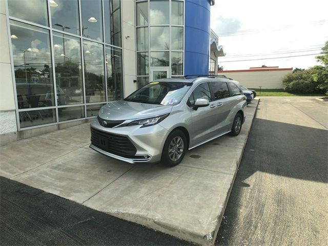 2021 Toyota Sienna XLE