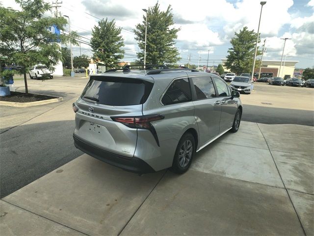 2021 Toyota Sienna XLE