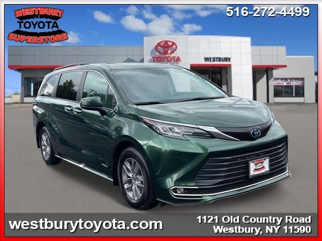 2021 Toyota Sienna XLE