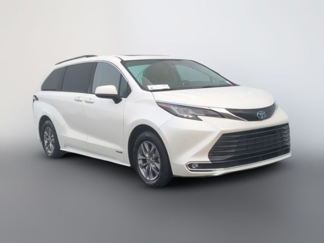 2021 Toyota Sienna XLE