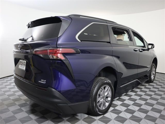 2021 Toyota Sienna XLE