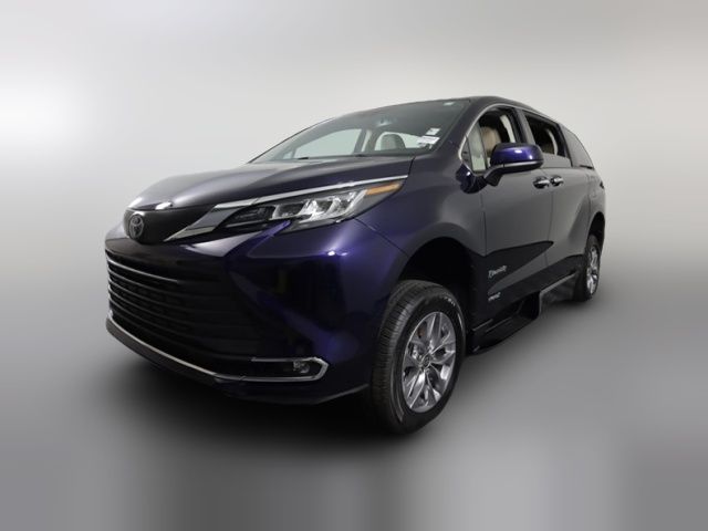 2021 Toyota Sienna XLE