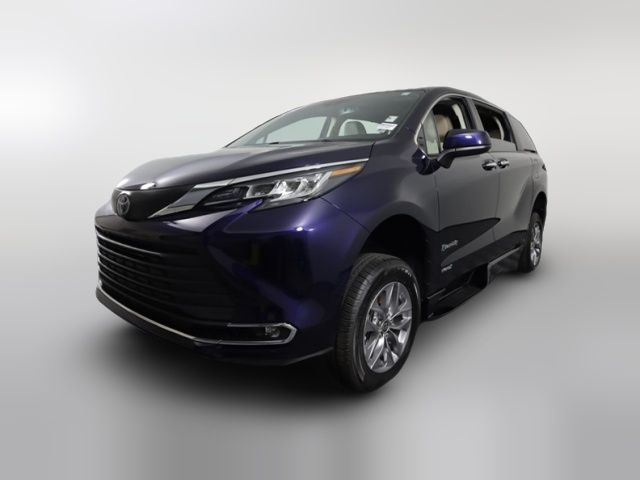 2021 Toyota Sienna XLE