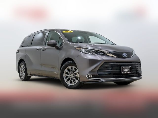 2021 Toyota Sienna XLE